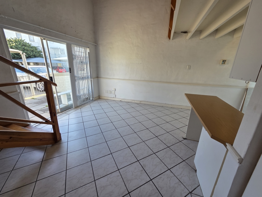 To Let 1 Bedroom Property for Rent in Humewood Eastern Cape